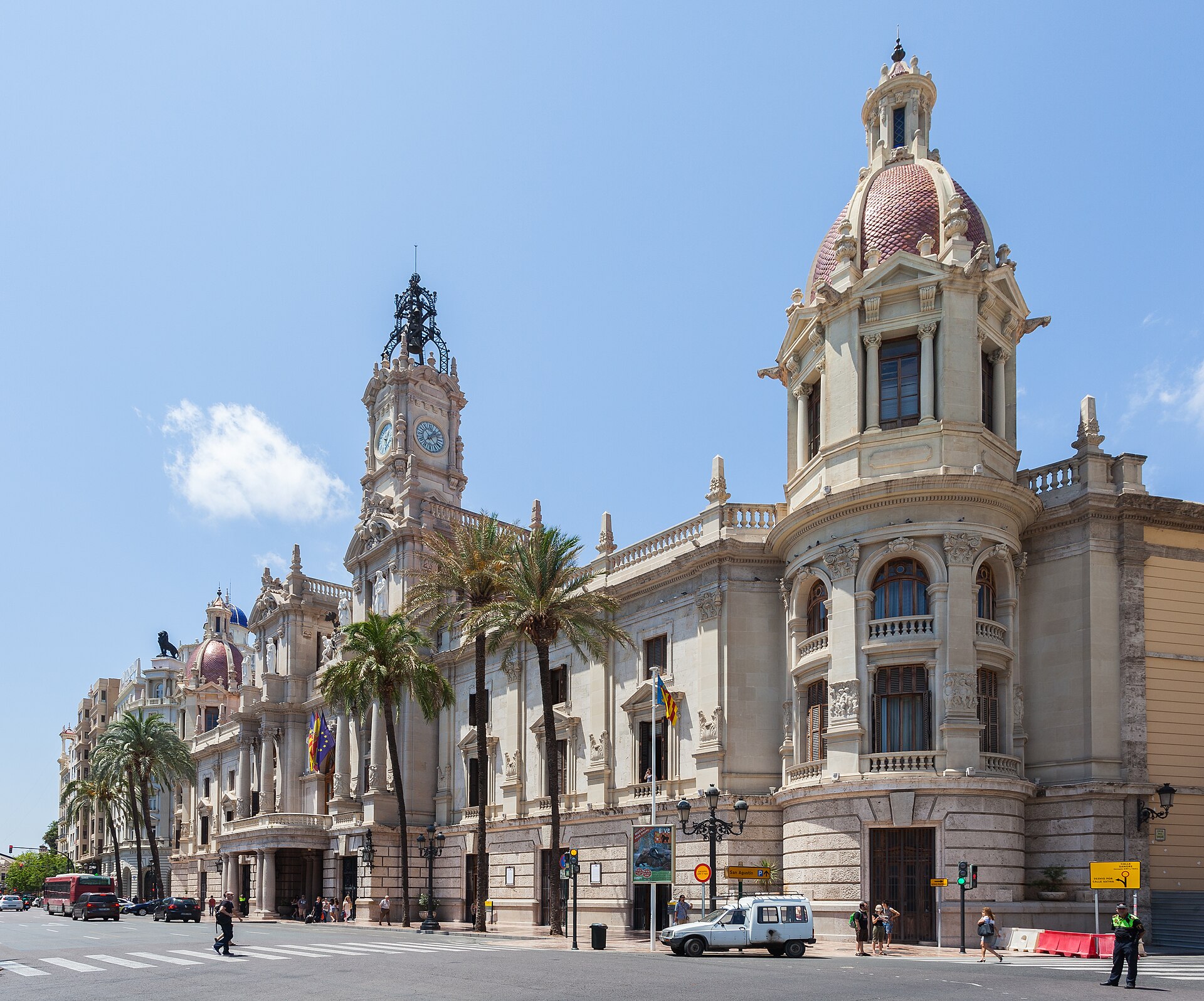 Valencia's city hall in the Plaza del Ayuntamiento